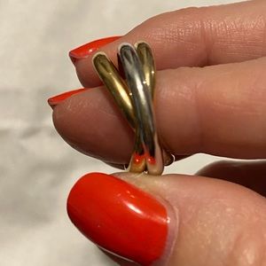 Fun costume silver and gold worry ring.